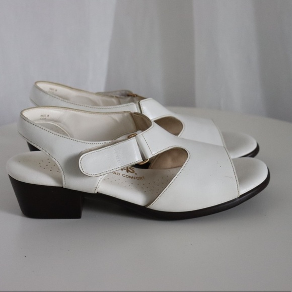 SAS White Sandals / 6.5 - Picture 2 of 13